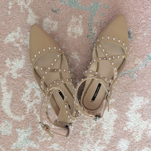 Stud nude heels - Picture 1 of 3